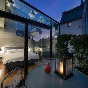 Main Square Studio With Terrace & Air Condition